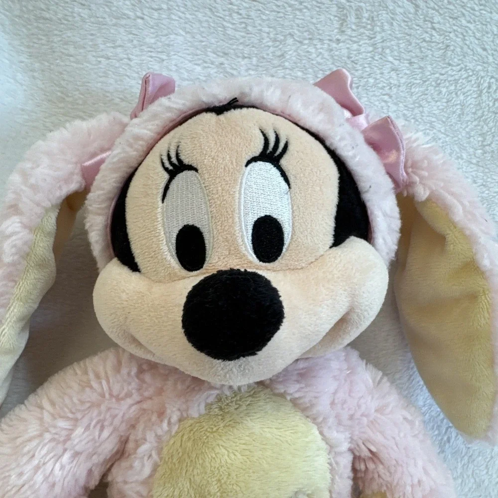 Disney store minnie
